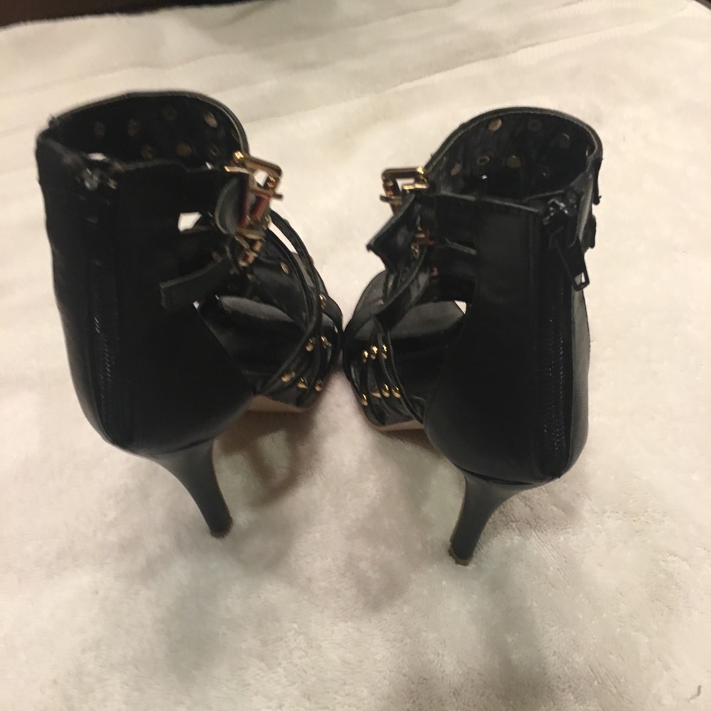 Liliana strappy heels size 6, zip up backs
